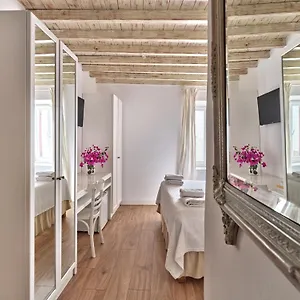 Pensión La Maison Kalogera